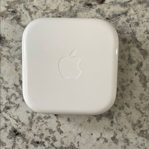 Apple White Earbud Headphones